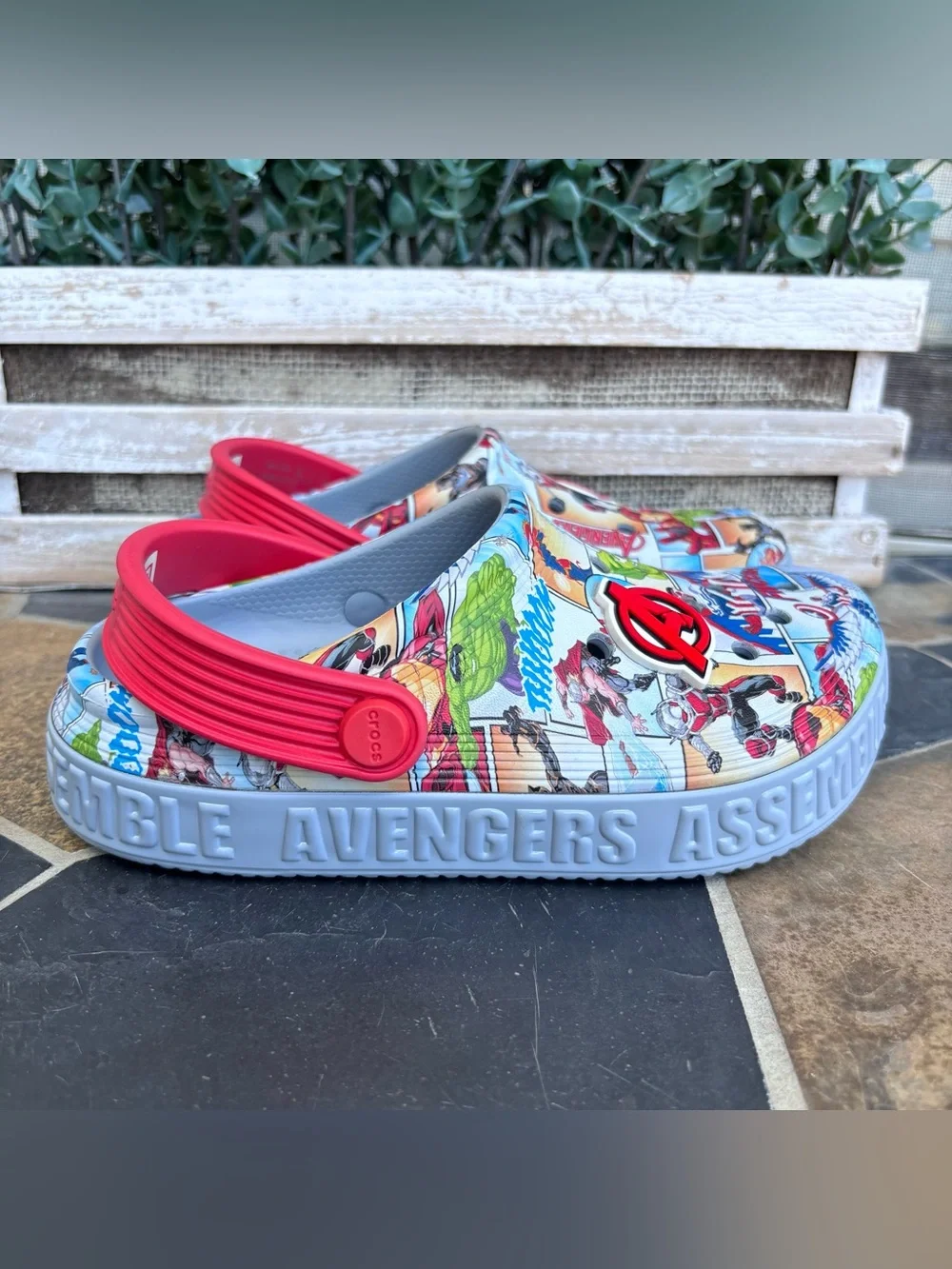 Crocs Kids' Avengers Off Court Clogs